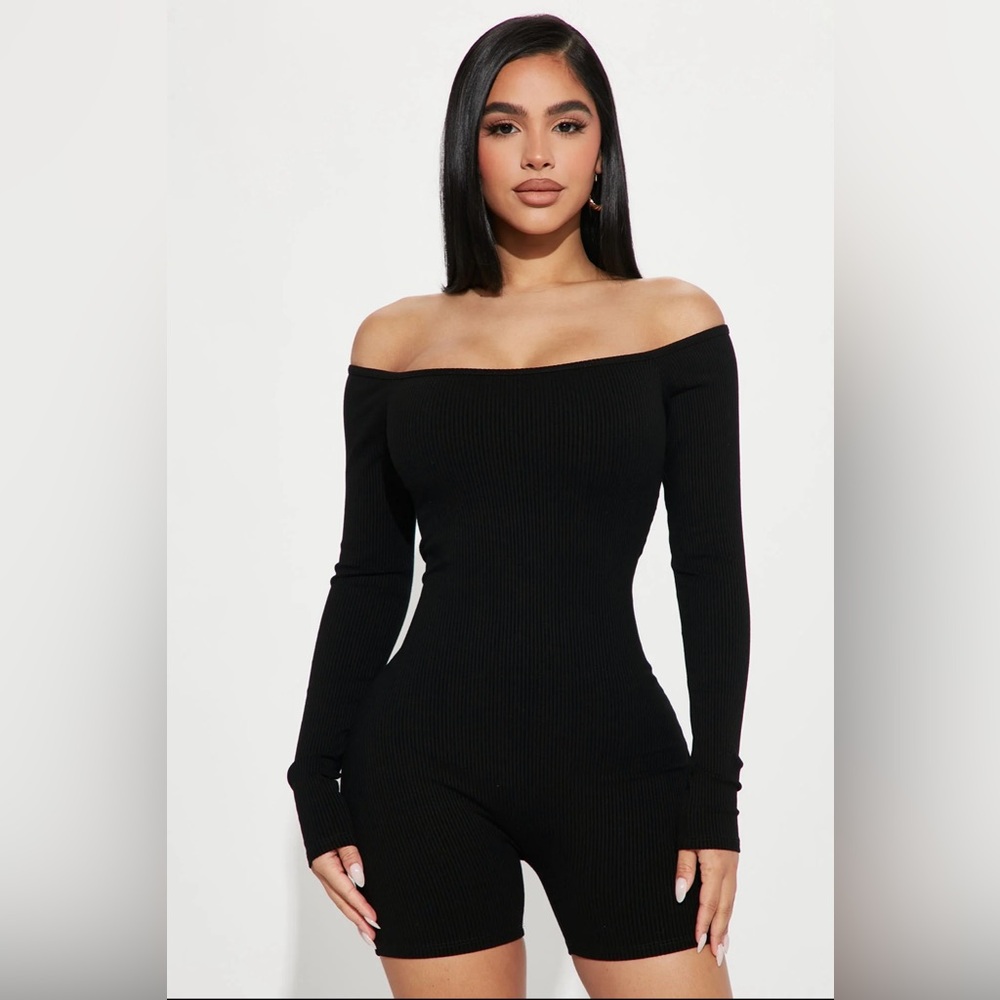 FASHION NOVA ROMPER - Picture 2 of 3